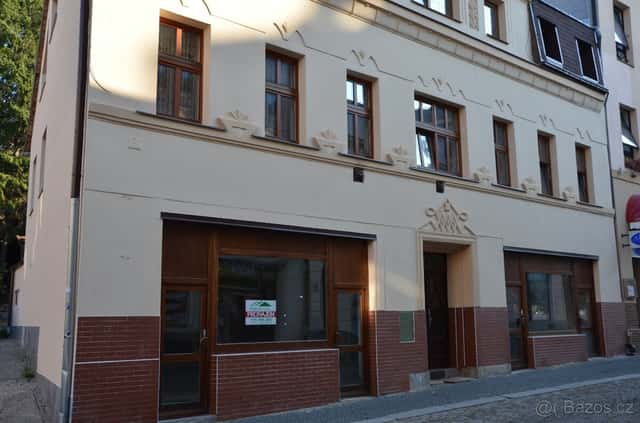 Pronájem vitríny určenou pro vaší reklamu, okres Jablonec nad Nisou