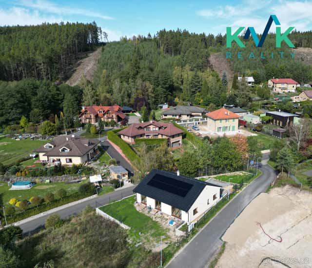 Novostavba bungalovu 4+kk se dvěma koupelnami v Sadově u Kar, okres Karlovy Vary