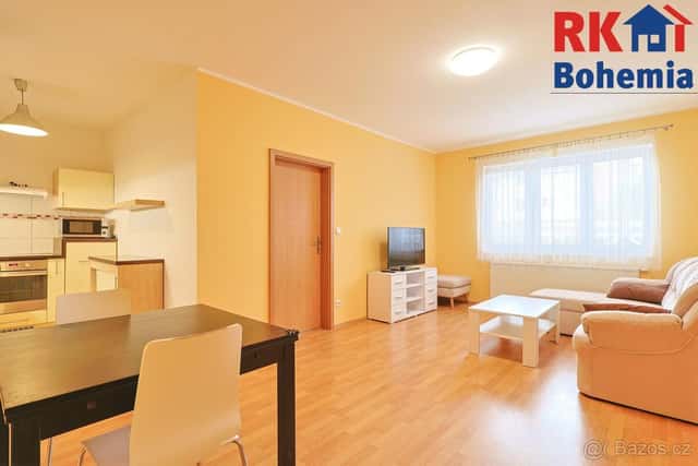 Pronájem vybaveného bytu 2+kk, 39,7 m and sup2;, parkovací s, okres Praha-východ