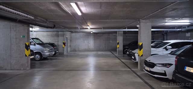 Pronajmu kryté garážové stání na motorku. Brno Štýřice, okres Brno-město