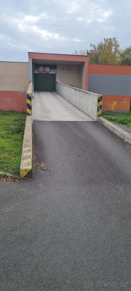 Pronájem garáže, okres Kladno