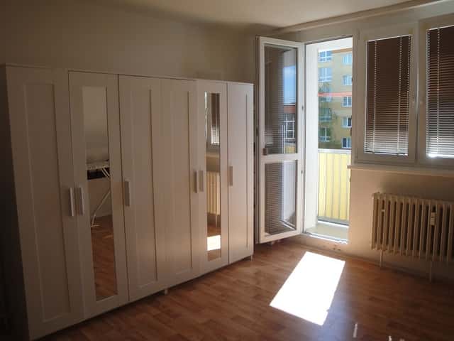 Dlouhodobý pronájem 2+1+balkón, Roztoky u Prahy, okres Praha-západ