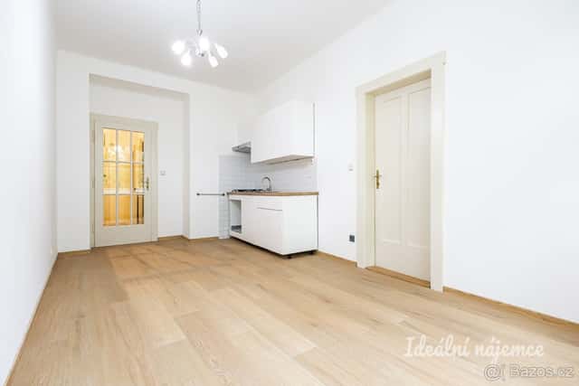 Pronájem bytu 2+kk, Prouzova, Vysočany, 52 m2, Praha 3