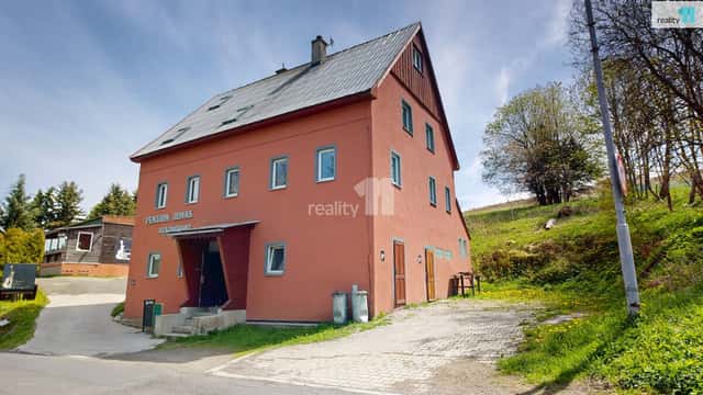 Prodej penzionu, kapacita 22 lůžek, velmi dobrý stav, Loučná, okres Chomutov