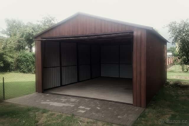 Plechová garáž 4,5×5,5 m – zlatý dub/výklopná vrata „PETR 5“, okres Domažlice