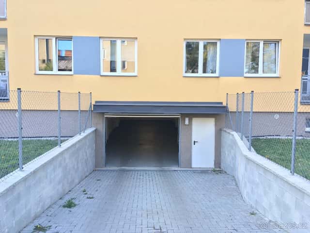 Pronájem čisté garáže Olomouc Hodolany, okres Olomouc