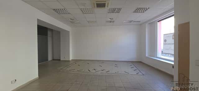 Pronájem obchodního prostoru o výměře 110 m2 na Národní třid, okres Hodonín
