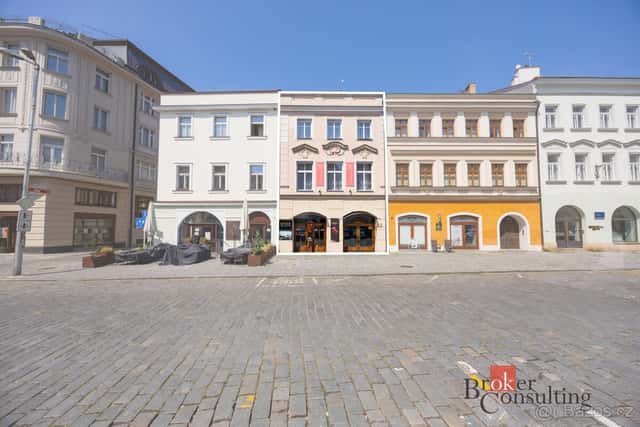 Pronájem, komerční/restaurace, 700 m2, Velké náměstí 137/17,, okres Hradec Králové
