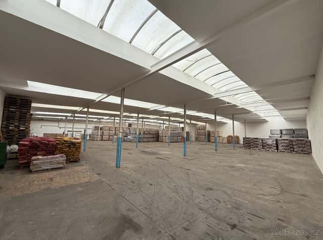 Pronájem haly 1200 m² – Smidary, okres Hradec Králové