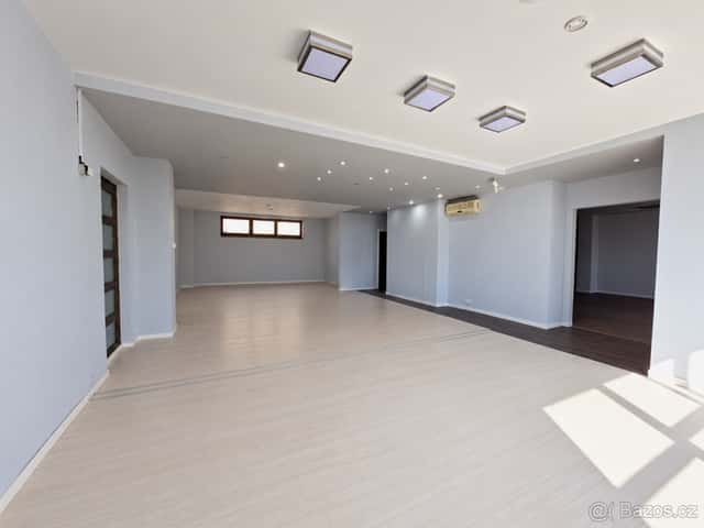 Pronájem komerčního objektu (165 m2) v ul. Hostivařská, Prah, Praha 10