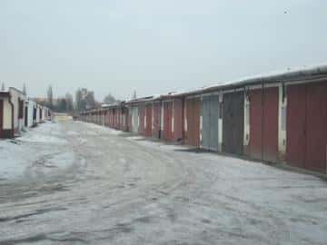 NABÍDNĚTE PROSÍM GARÁŽ V BEROUNĚ DĚKUJI, okres Beroun