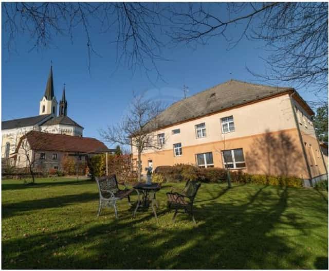 PRODEJ APARTMÁNOVÉHO DOMU "OBECNÁ ŠKOLA", SVĚTLÍK OKR. ČES, okres Český Krumlov