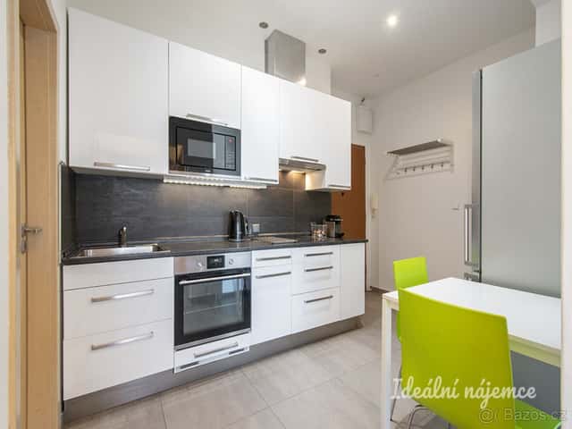 Pronájem bytu 2kk, Na Veselí, Nusle, 24850 Kč/měs, 50 m2, Praha 2