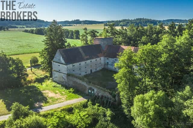 Exkluzivní prodej kulturní památky – Hrad Buzice, pozemky 7., okres Strakonice