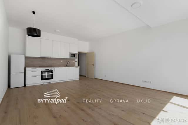 Pronájem bytu 2+kk velikosti 57 m² s předzahrádkou 43 m² s g, okres Plzeň-město