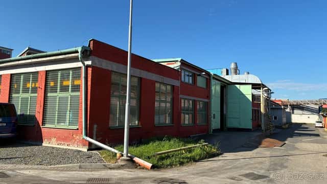 prostor k pronajmu 3000 m2 Zlin Svit Budova 76, okres Zlín
