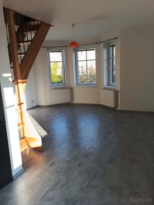 NABÍDKA PRONÁJMU 3+1 V RD + PARKING 6MIN OD CENTRA TRUTNOVA, okres Trutnov