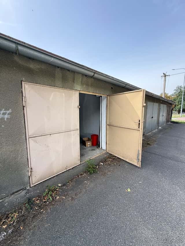 Prodej zděné garáže 20 m² s montážní jámou – Klatovy, okres Klatovy