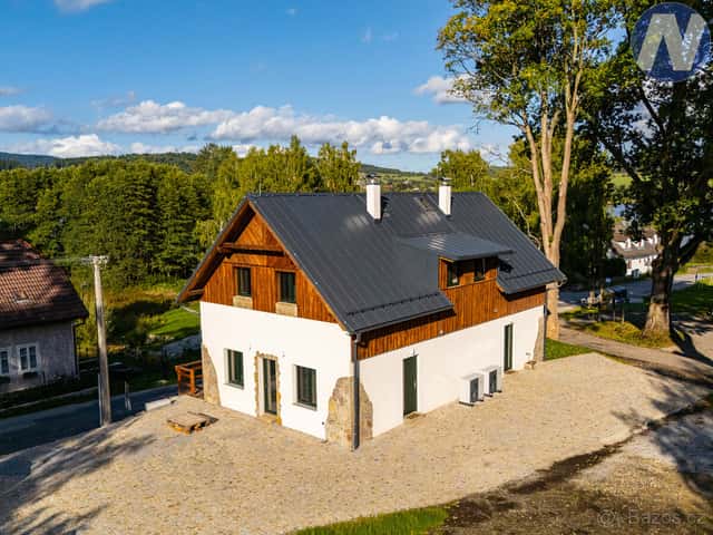 Novostavba se dvěma vybavenými apartmány - Bližší Lhota, okres Prachatice