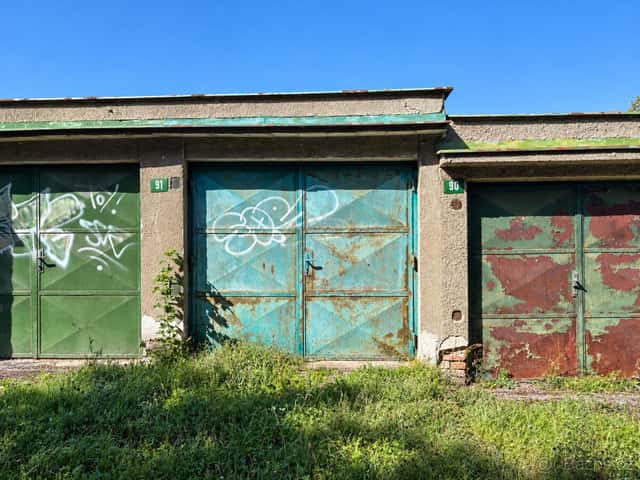 Prodej řadové garáže 18m2 - Beroun, Okrajová, okres Beroun