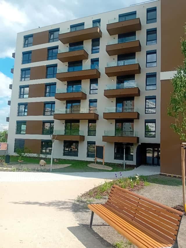 Nový byt s balkonem, sklepem Praha 9, Praha 9