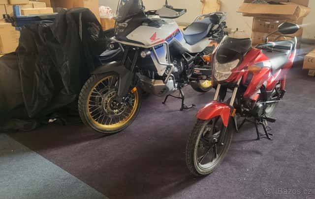 Pronájem temperované garáže -místa pro motocykl., okres Kroměříž