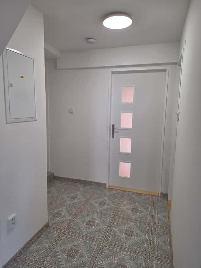Nový mezonetový byt 3+1 přímo v centru Nové Paky, okres Jičín