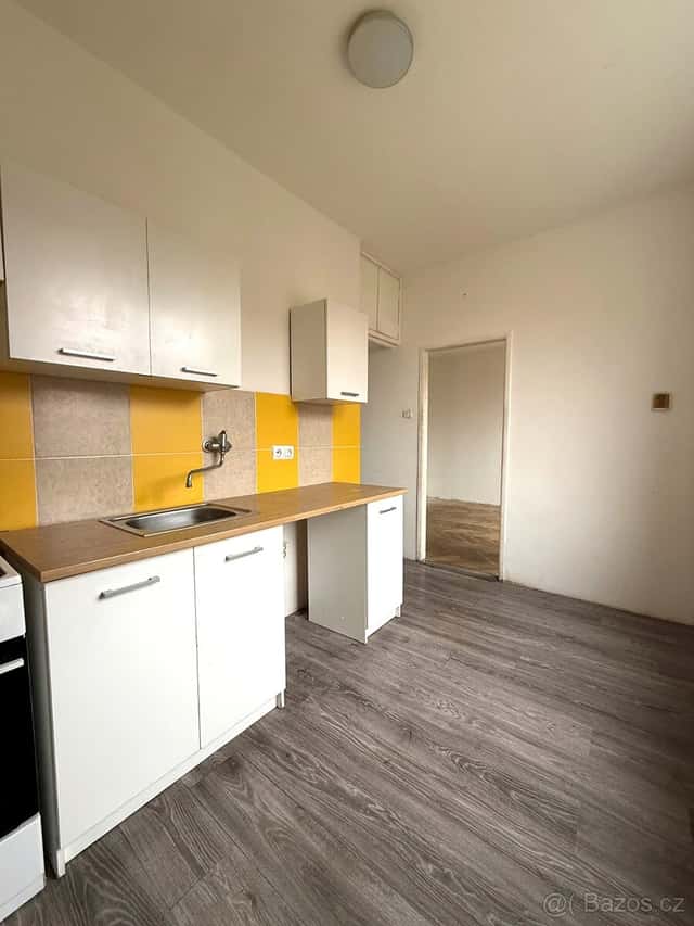 Pronájem bytu 2+1 52 m² K. H. Máchy, Jirkov, okres Chomutov