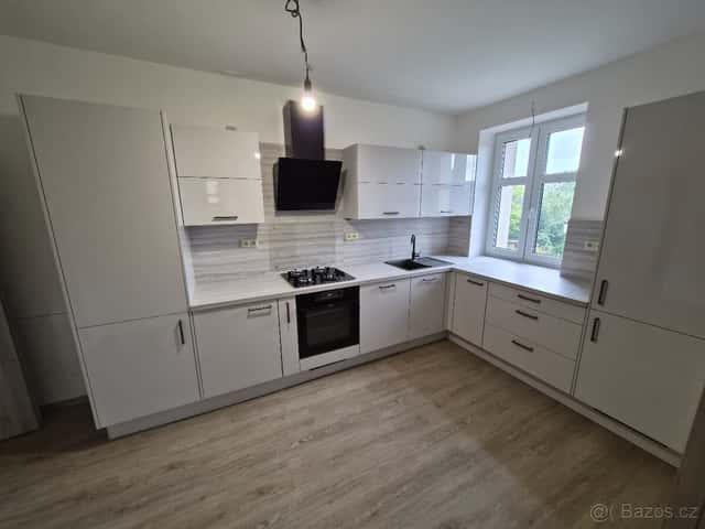 Pronájem bytu 3+1, 100 m2, U Města Chersonu, Most, okres Most