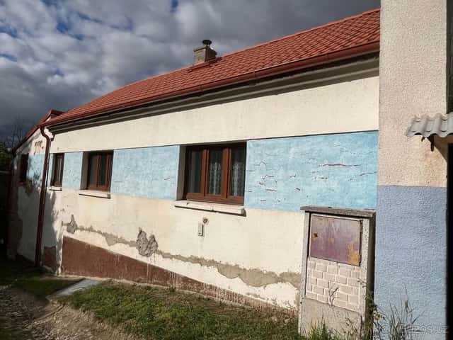 Útulný dům s úchvatným výhledem v Domoušicích – bydlení v do, okres Louny
