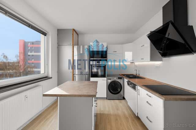 Moderní rodinné bydlení 4+1 s balkonem a výhledem do zeleně, okres Kladno