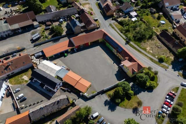Prodej, komerční/obchodní prostory, 3458 m2, Staročeské nám., okres Plzeň-sever