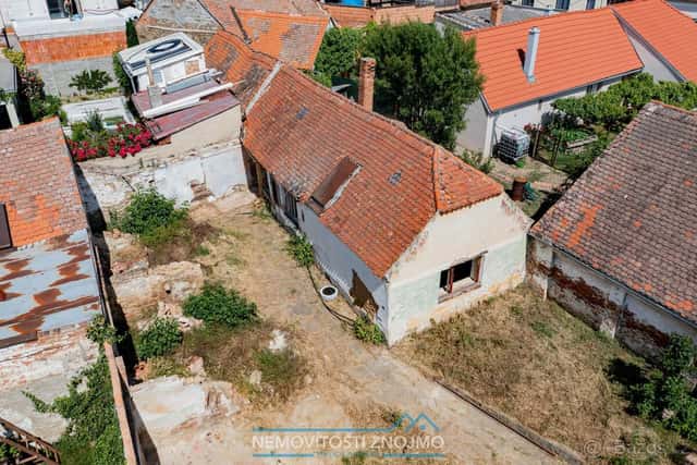 Prodej rodinného domu, pozemek 313m2, k.ú. Kuchařovice u Zno, okres Znojmo