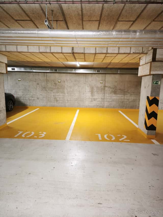 Pronájem garážového stání, Praha 10