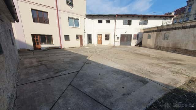 Pronájem skladového objektu 160 m² s dvorem 250 m², okres Litoměřice