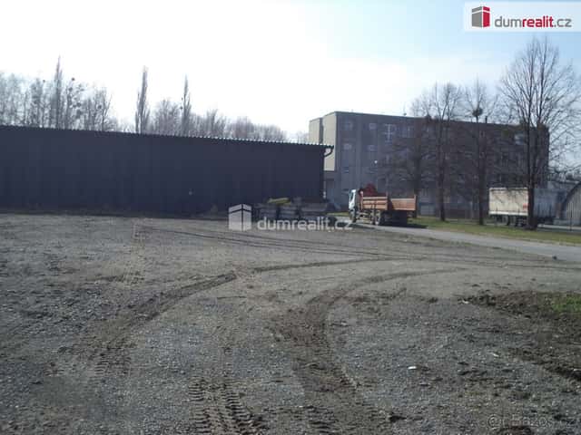 Pronájem zpevněné venkovní plochy cca 2500m2, okres Frýdek-Místek