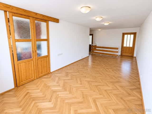 Prostorný mezonet 4+1/L 98 m2 v Krči, ul. V Štíhlách, Praha 4