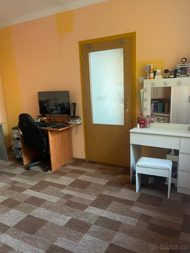 Pronájem částečně vybaveného bytu 3+1 s balkonem – Přerov, u, okres Přerov