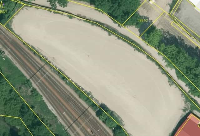Oplocená, zpevněná plocha 4000m2 k podnikání, okres České Budějovice