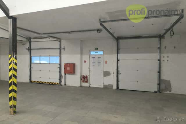 Pronájem skladových prostor – centrum Zlína | 698 m², okres Zlín