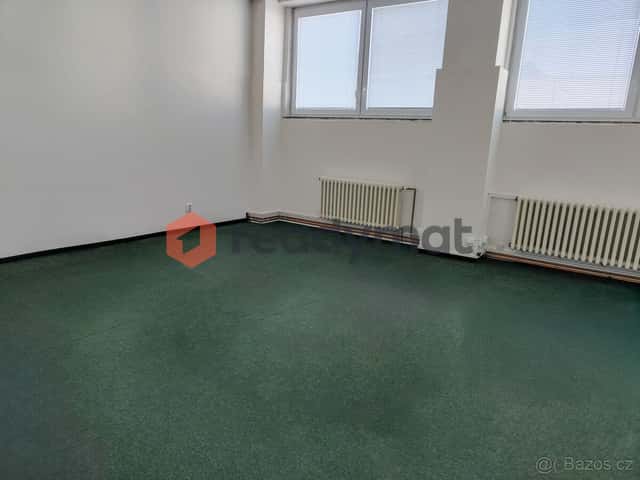 Pronájem sklady 482 m² Hodonín v průmyslovém areálu, okres Hodonín