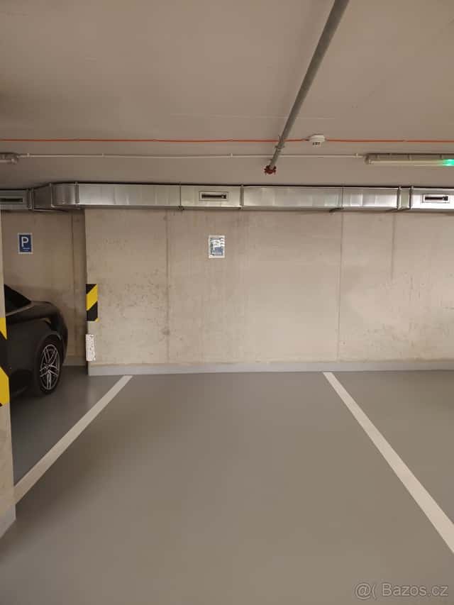 Pronájem garáže Pod Barvířkou, Anděl, Praha 6