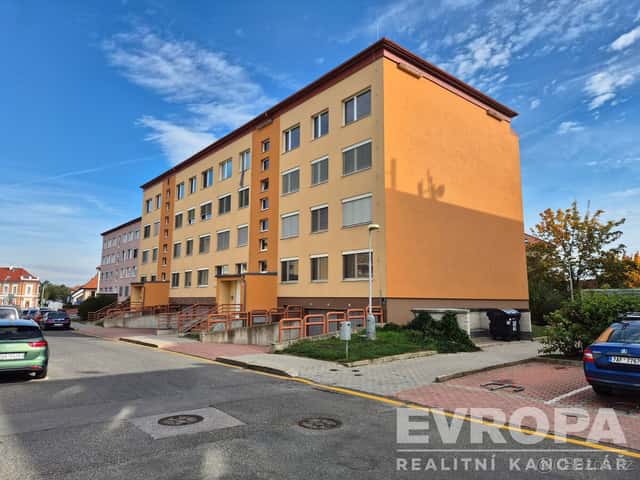 Pronájem bytu 5+1 (100 m²), 2× WC – vhodné pro skupinu – Pra, Praha 9