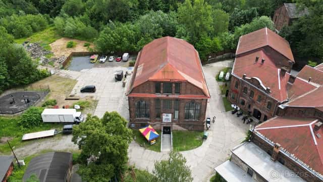 Kryté parkování pro automobilové nadšence | HANGAR 65 Ostrav, okres Ostrava-město