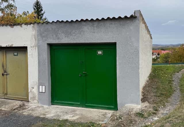 Prodej garáže v Lounech v osobním vlastnictví, okres Louny