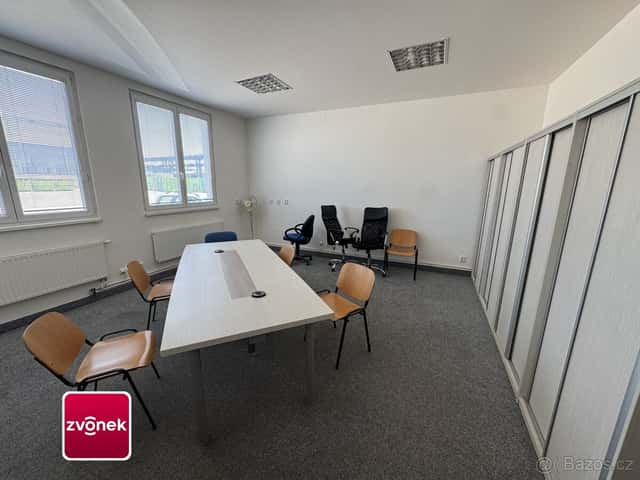 Pronájem administrativních prostor cca 134 m² s parkováním –, okres Zlín