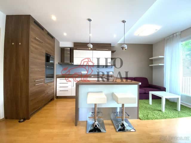 Moderní 3+kk s balkonem, garáží a sklepem – Praha 9 (Čakovic, Praha 9