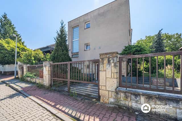 Prodej rodinného domu 5+1, 210 m2, pozemek 1 048 m2, Praha 5, Praha 5