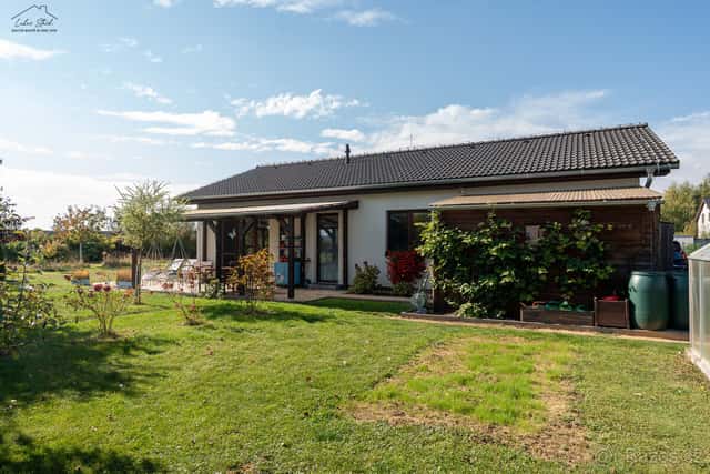 Prodej rodinného domu 4+kk, pozemek 1 071 m², Křenice u Říča, okres Praha-východ