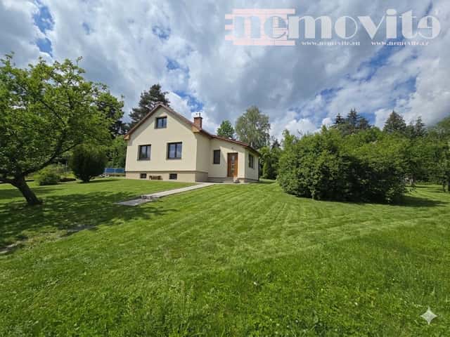 Prodej chalupu a vedlejší stavbu na pozemku 1 856 m², Svinař, okres Beroun